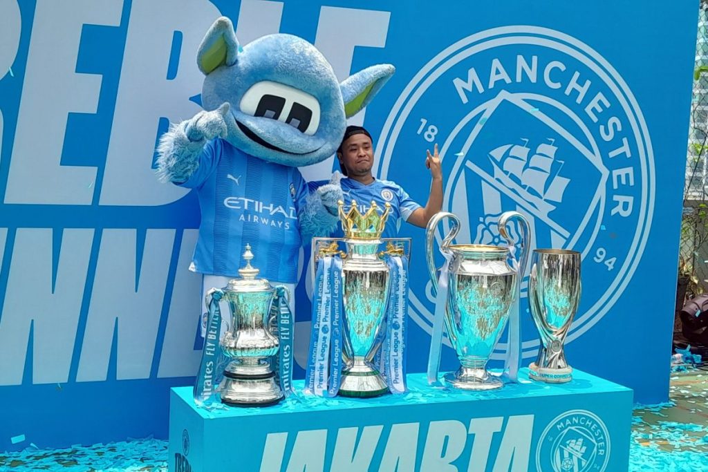 Manchester City Gelar Lelang Barang Bersejarah Klub, Suporter Berburu Koleksi Edisi Terbatas